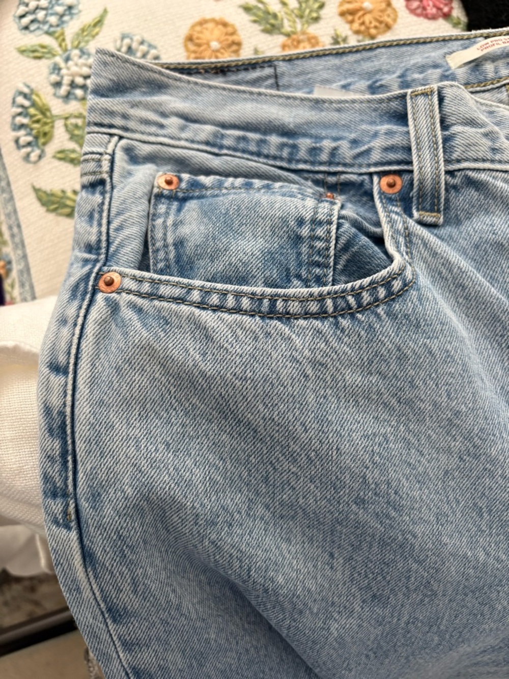 Levi’s Low Pro Medium Wash Jeans - Picture 7 of 11